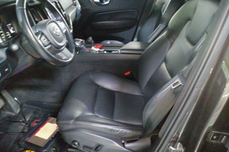 Used Volvo XC60 2021 T5 4x4 Smart Luxury Edition Left Front Seat