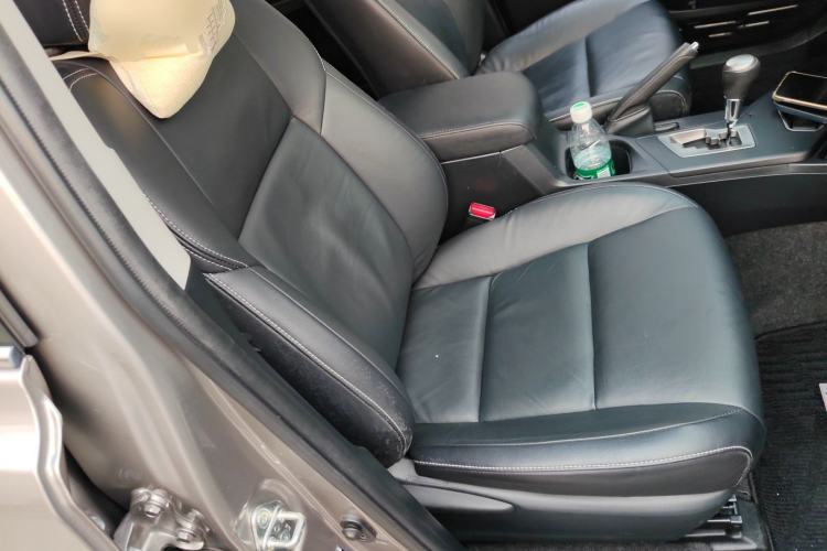 Used Toyota RAV4 2016 2.0L CVT Two-Wheel Drive Smart Edition China V Standard Right Front Seat