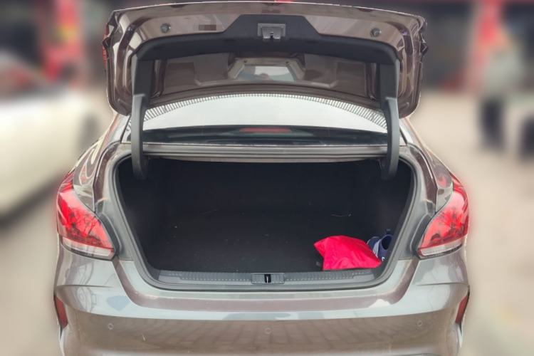 Used MG 5 2023 180 DVVT CVT Luxury Edition
