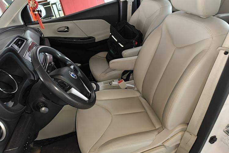 Used Venucia M50V 2017 1.6L XL CVT Luxury Edition
