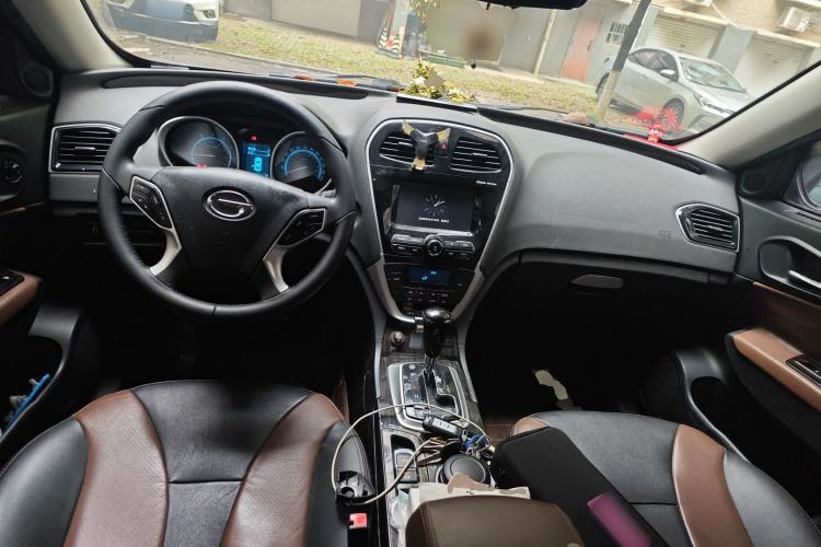 Used GAC Trumpchi GS5 Super 2016 2.0L Automatic Two-Wheel Drive Anniversary Edition Center Console