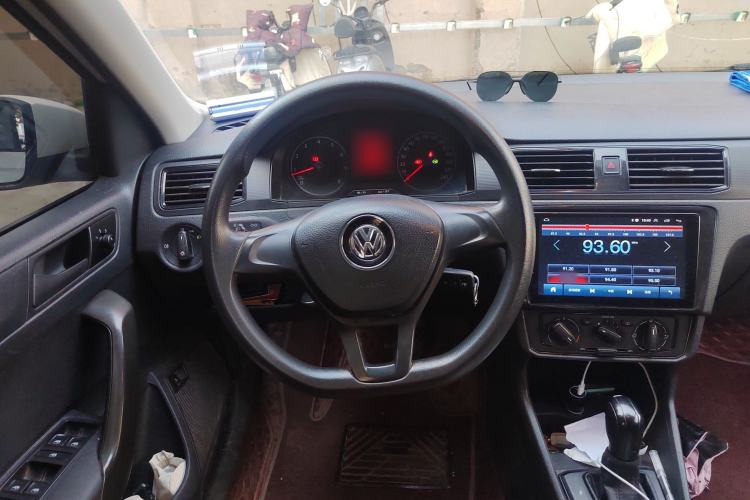 Used Volkswagen Santana 2016 1.6L Automatic Fashion Edition Steering Wheel