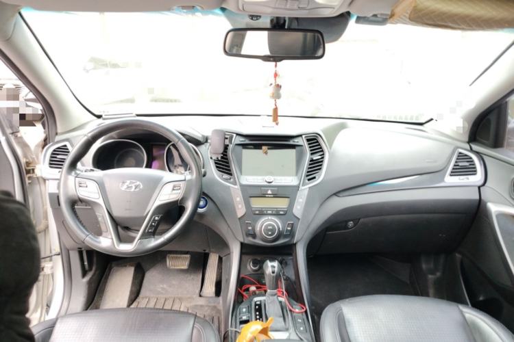 Used Hyundai Santa Fe 2013 2.0T Automatic All-Wheel Drive Top Trim