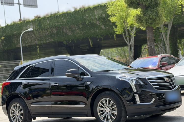Used Cadillac XT5 2018 25T Luxury Model Exterior 2