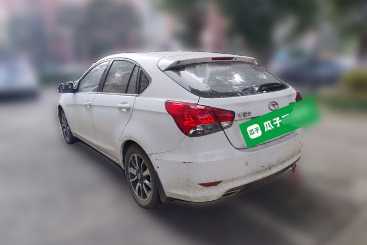 Used Soueast V6 Lingshi 2014 1.5L Manual Luxury Edition for Women