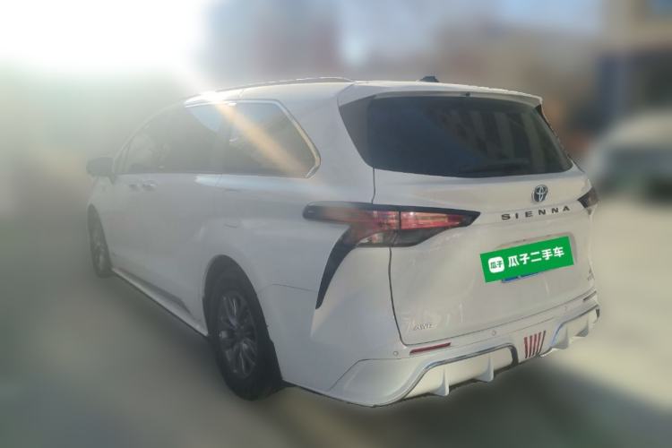 Used Toyota SIENNA 