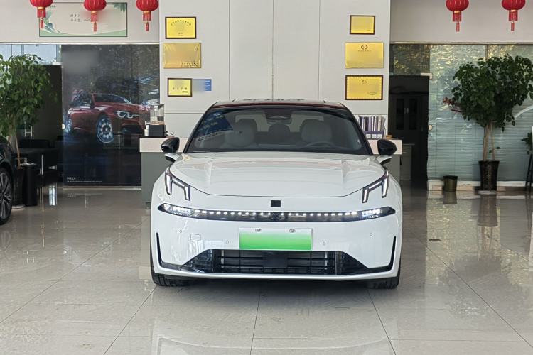 Used Lynk & Co 07 2024 EM-P 126 Long-Range Ultra Exterior 1