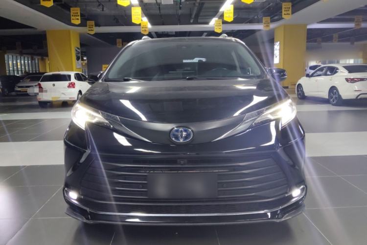 Used Toyota Sienna 2023 2.5L Hybrid Comfort Edition