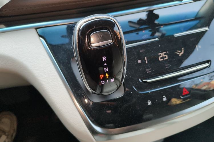 Used Buick GL8 2021 Land Cruiser Executive Class 652T Luxury Model
