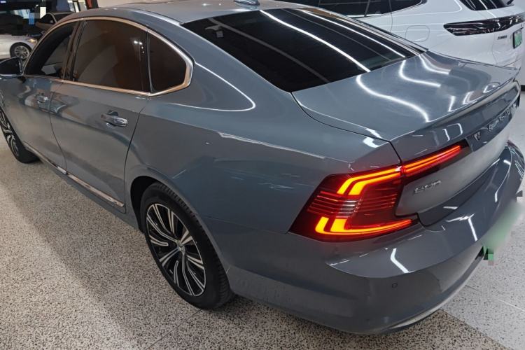 Used Volvo S90 New Energy 2022 T8 eDrive Hybrid Luxury Edition Rear Left 45 Deg