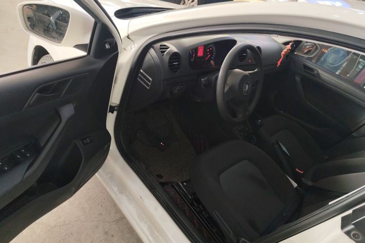 Used Volkswagen Jetta 2015 1.4L Manual Fashion Model