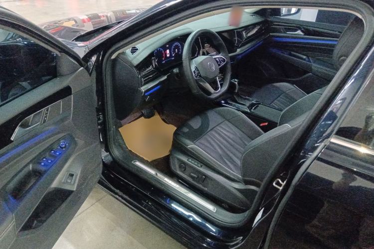 Used Volkswagen Passat 2022 330TSI Starry Luxury Edition
