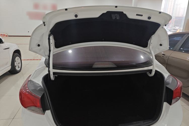 Used Hyundai Elantra (5th Generation / Langdong) 2016 1.6L Automatic Smart Version