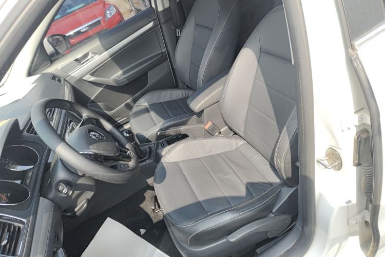 Used Volkswagen Gran Lavida 2015 1.6L Manual Comfort Edition
