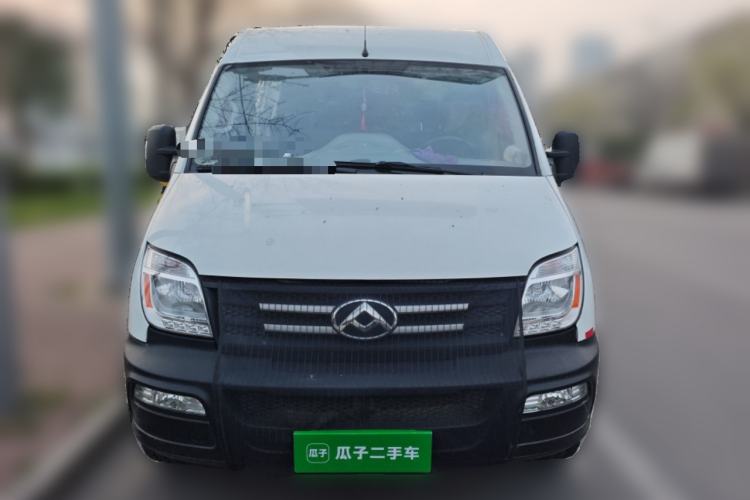 Used SAIC MAXUS Xintu V80 2019 2.5T Classic Model 6-Speed Manual Aotong Long Wheelbase Mid-Height 7-Seater Front