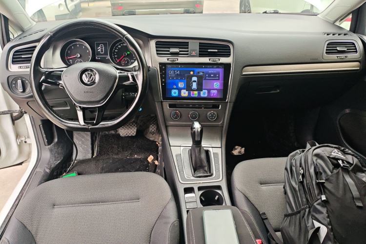 Used Volkswagen Golf 2016 1.6L Automatic Comfort Model Center Console