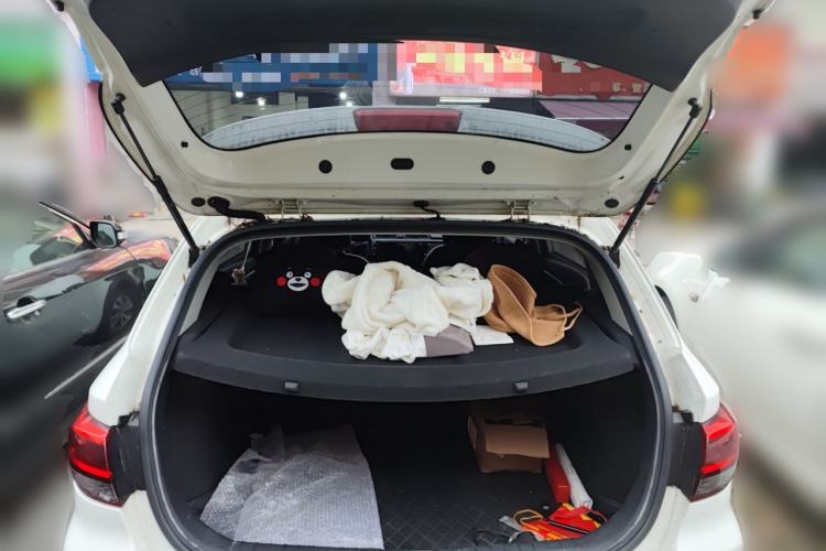 Used Kia KX Cross 2017 1.4L MT GLS
