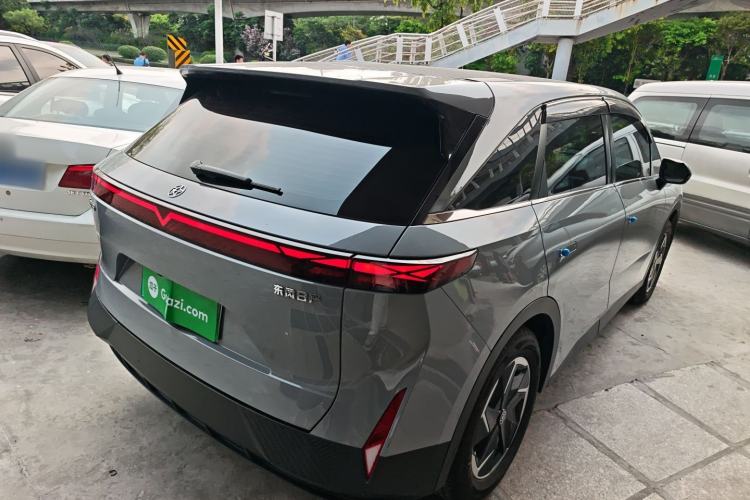 Used Venucia VX6 2023 520 Air Rear Right 45 Deg