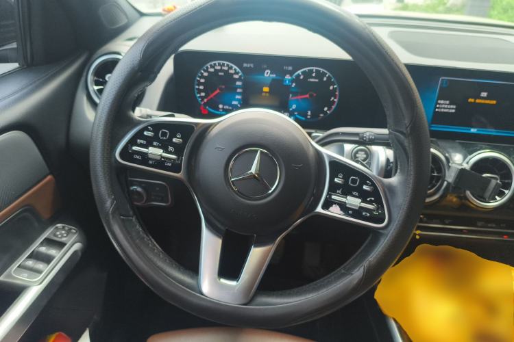 Used Mercedes-Benz GLB 2022 Second Facelift GLB 200 Fashion Edition Steering Wheel