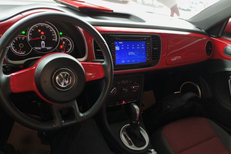 Used Volkswagen Beetle 2014 1.2TSI Comfort Model Center Console