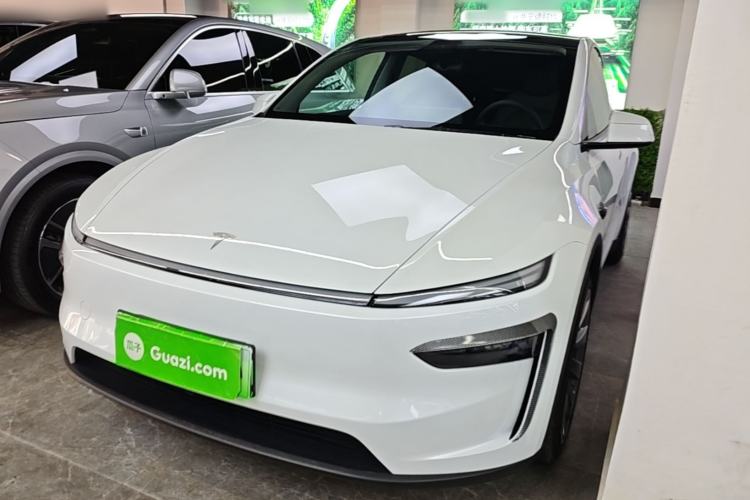 Used Tesla Model Y 2025 Long-Range All-Wheel-Drive Version