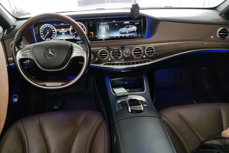 Used Mercedes-Benz S-Class 2016 S 320 L Luxury Model Center Console