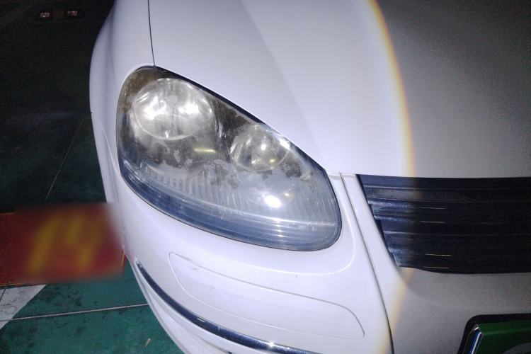 Used Volkswagen Sagitar 2011 1.6L Automatic Comfort Edition Right Front Headlight