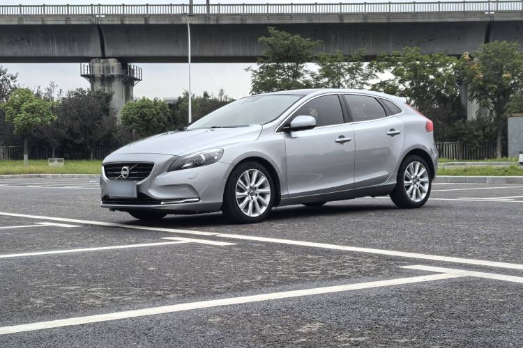 Used Volvo V40 2014 2.0T Zhiya Edition