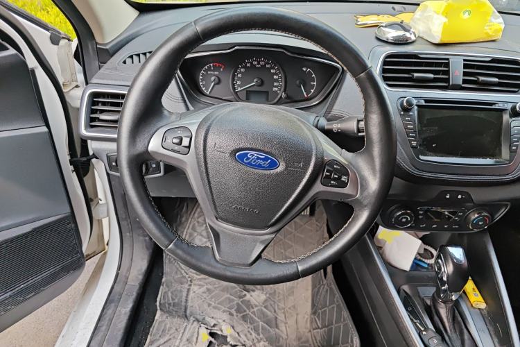 Used Ford Escort 2015 1.5L Automatic Fashion Model