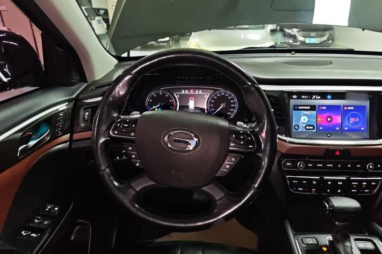 Used GAC Trumpchi GS8 2017 320T Two-Wheel Drive Luxury Smart Connectivity Version (7 Seats) Steering Wheel