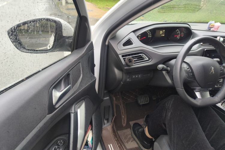 Used Peugeot 308 2019 1.6L Automatic Luxury Version China V Standard Driver Seat