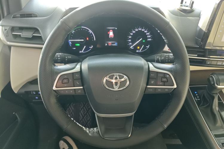 Used Toyota Sienna 2021 2.5L Hybrid Luxury Edition