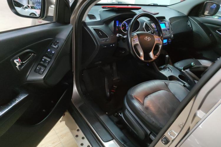 Used Hyundai ix35 2015 2.0L Automatic 2WD Smart Version China V Standard
