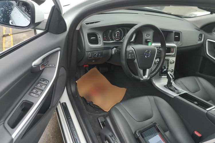 Used Volvo V60 2017 T5 Zhiyi Edition China V Standard Driver Seat