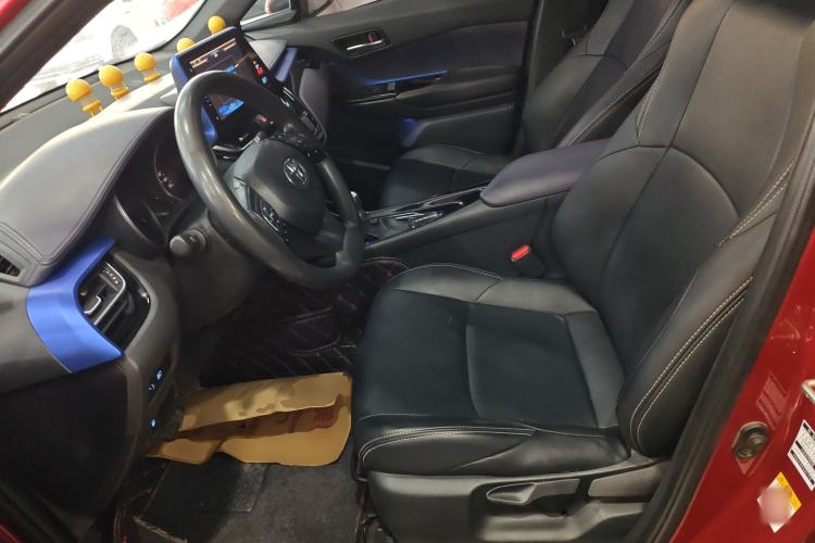 Used Toyota C-HR 2018 2.0L Leading with Sunroof China VI Standard
