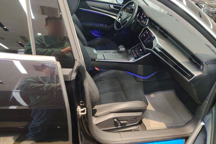 Used Audi A7L 2024 45TFSI S-line Dream-Building Edition Flow Crystal Package
