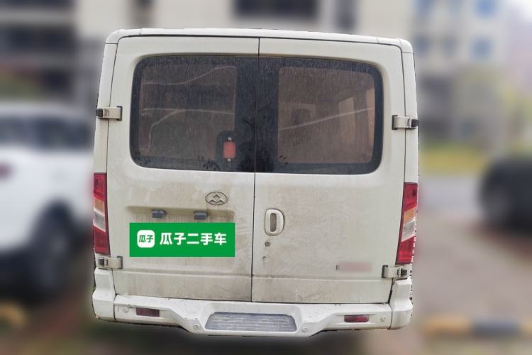 Used SAIC MAXUS Xintu V80 2017 2.5T AMT Aoyuntong National V Short Wheelbase Ultra-Low Roof 5/6/10-Seater
