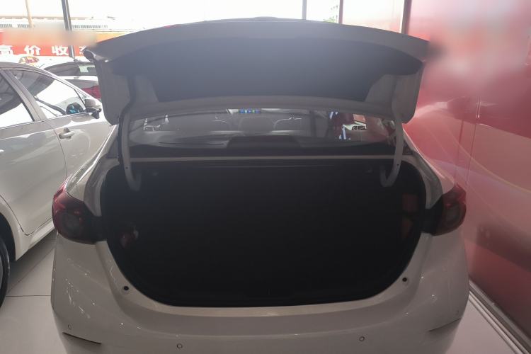 Used Mazda 3 Axela 2017 Sedan 1.5L Automatic Comfort Model Emission Standard China V