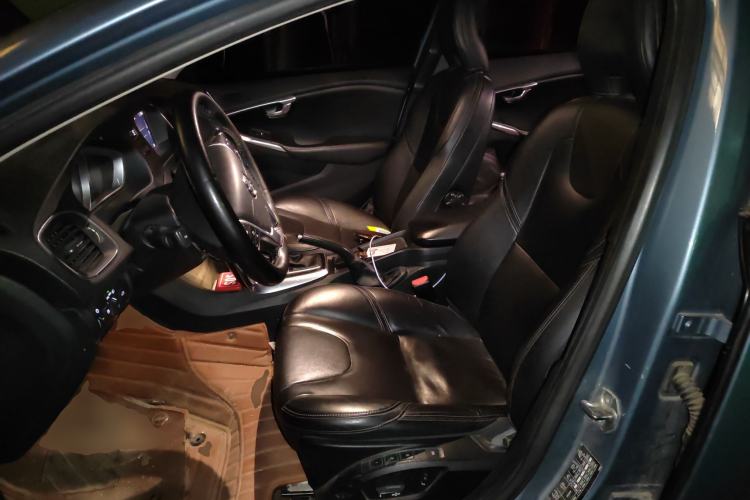 Used Volvo V40 2018 T3 Zhiyi Edition