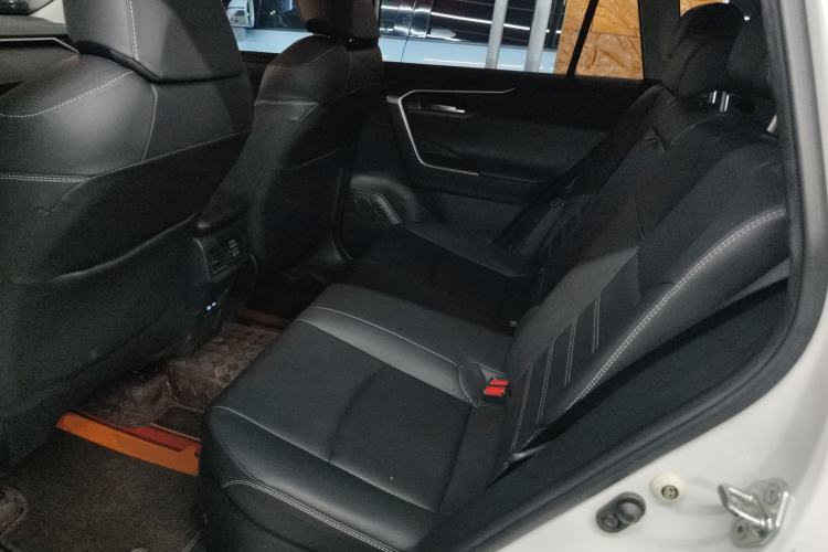 Used Toyota RAV4 2022 Dual-Engine 2.5L E-CVT Four-Wheel Drive Elite Plus Edition Left Rear Seat