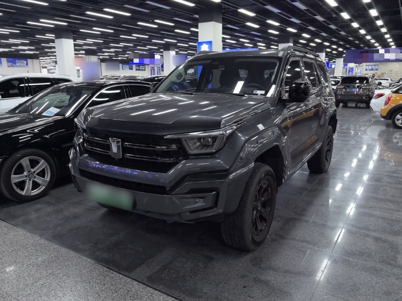 Под передней частью автомобиля