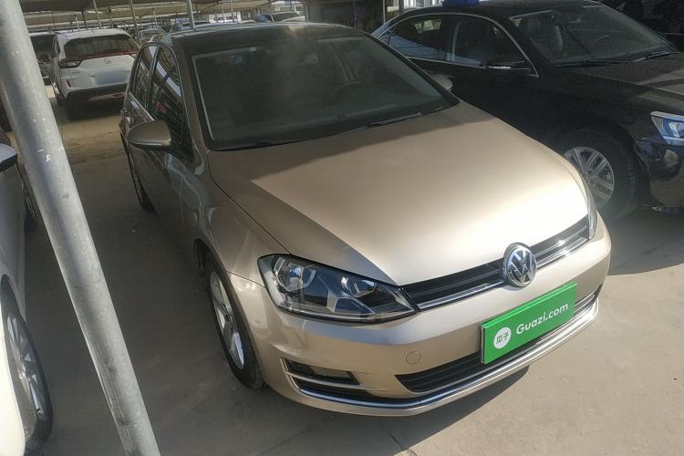 Used Volkswagen Golf 2015 1.4TSI Automatic Luxury Model Front Right 45 Deg