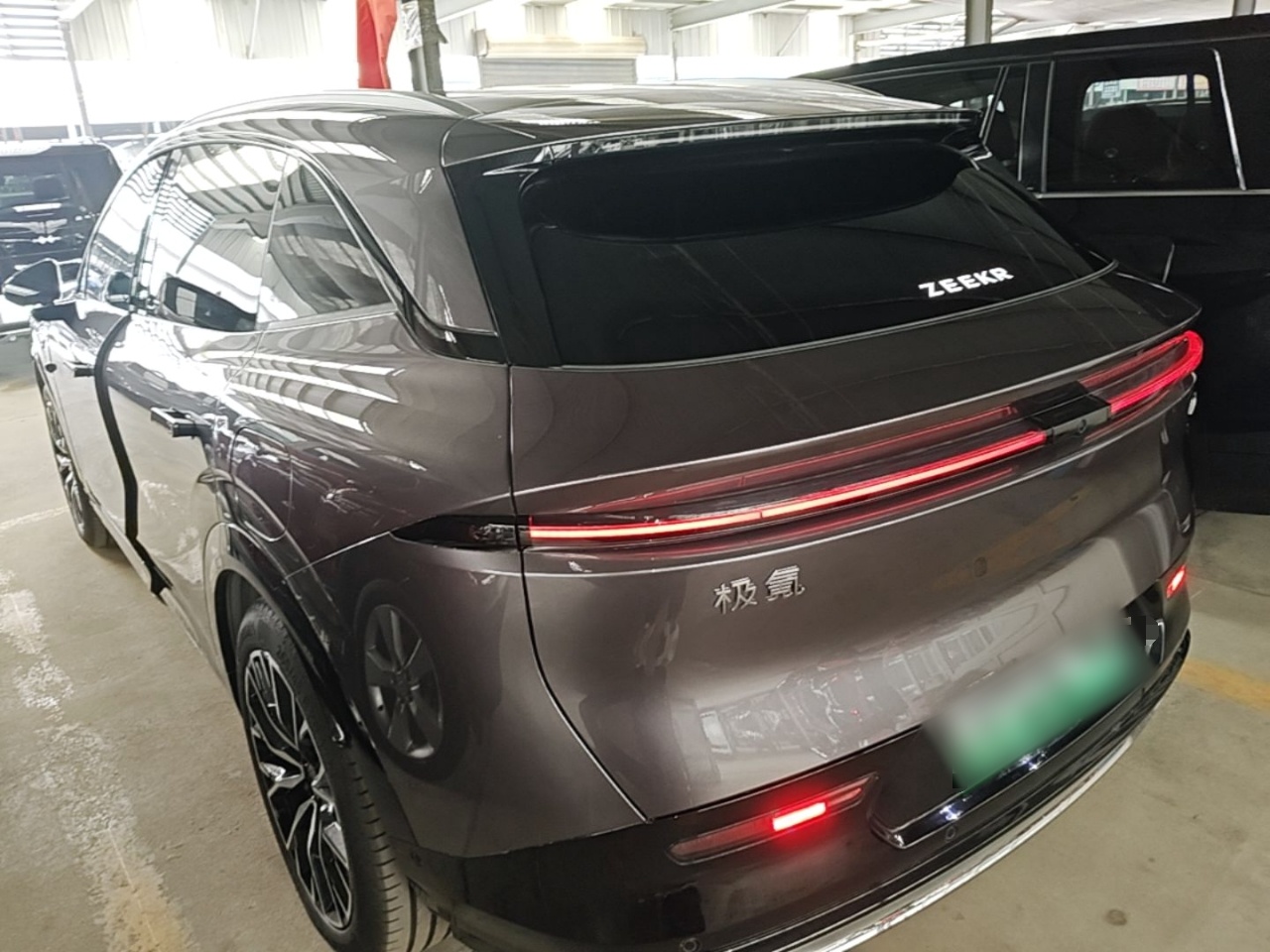 Zeekr 7X 2025 100 kWh Long-Range Rear-Wheel Drive with Intelligent Driving Features — снимка 4