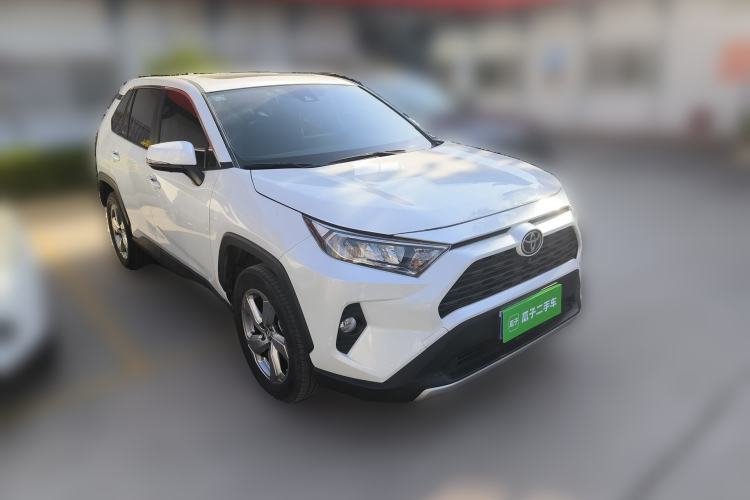 Used Toyota RAV4 2021 2.0L CVT Two-Wheel Drive Fashion PLUS Edition Front Right 45 Deg