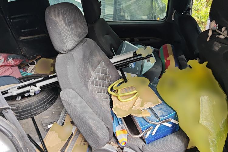 Used JAC Group Refine 2011 2.0L Shuttle Gasoline Standard Edition HFC4GA3 Left Rear Seat