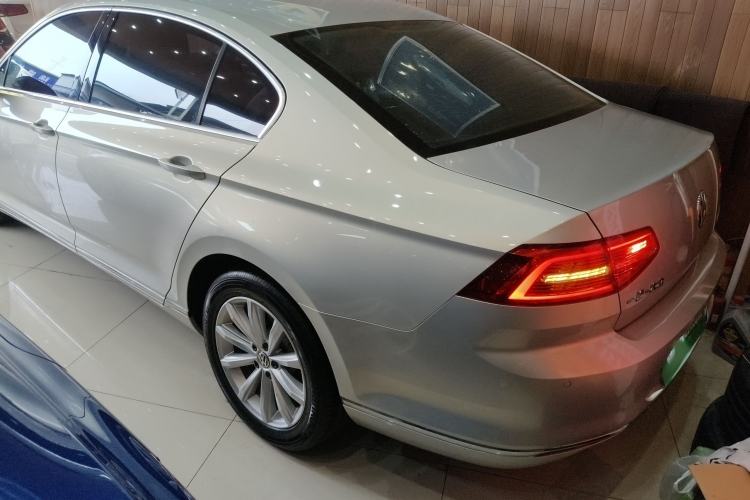 Used Volkswagen Magotan 2018 330TSI DSG Advanced Model Rear Left 45 Deg