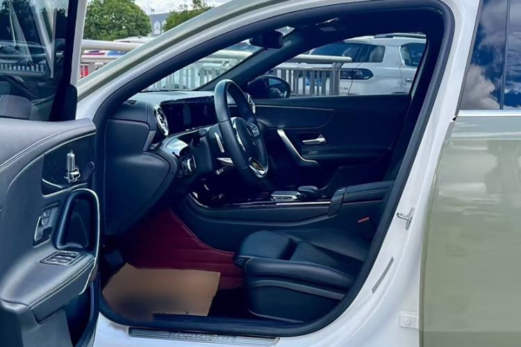 Used Mercedes-Benz A-Class 2022 Restyled A 200 L Sport Sedan Fashion Version
