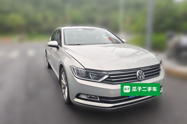 Used Volkswagen Magotan 2017 330TSI DSG Leading Model
