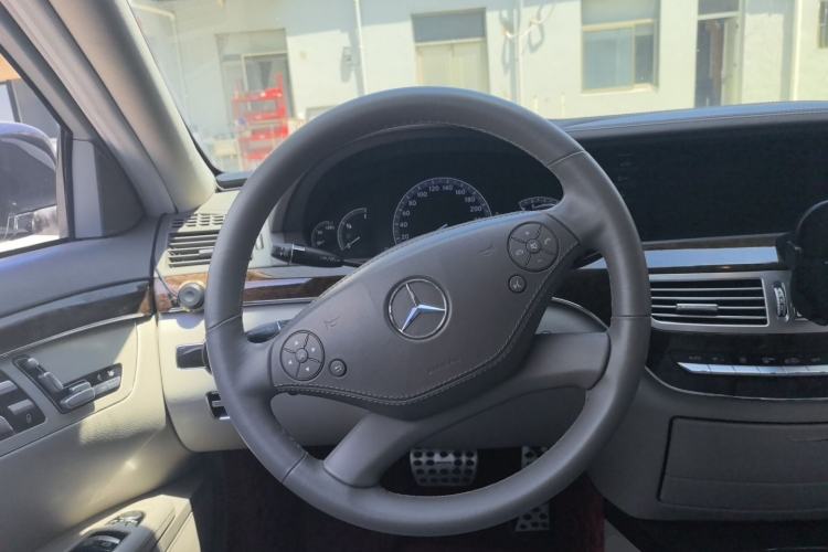 Used Mercedes-Benz S-Class 2012 S 300 L Business Standard Model
