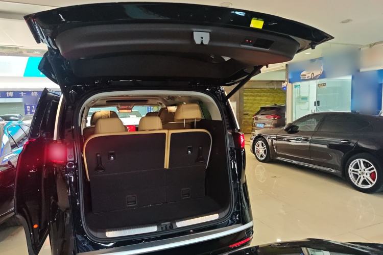 Used Denza D9 2024 DM-i 980 Four-Wheel Drive Prestige Model Trunk